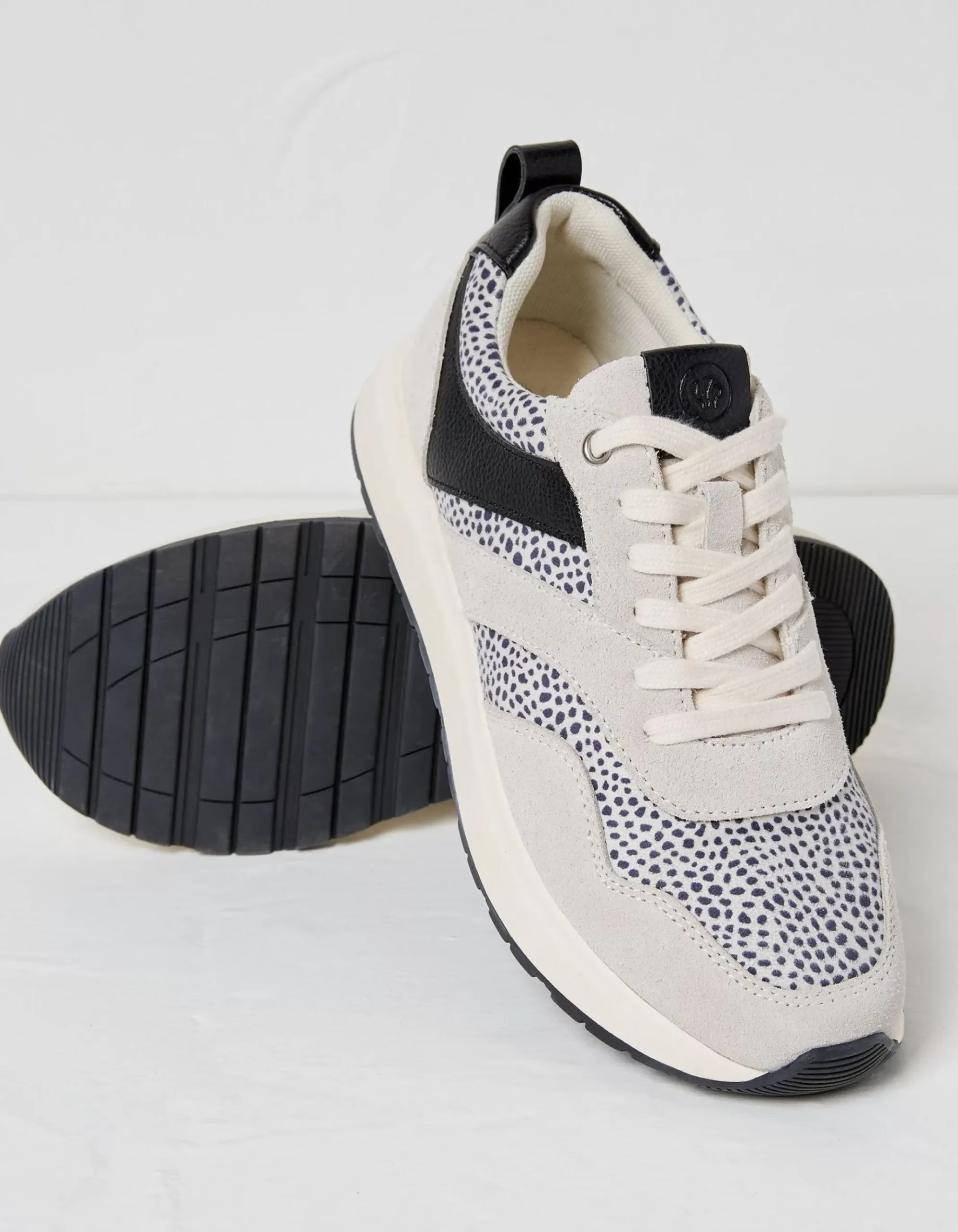 Nessa Runner Trainer