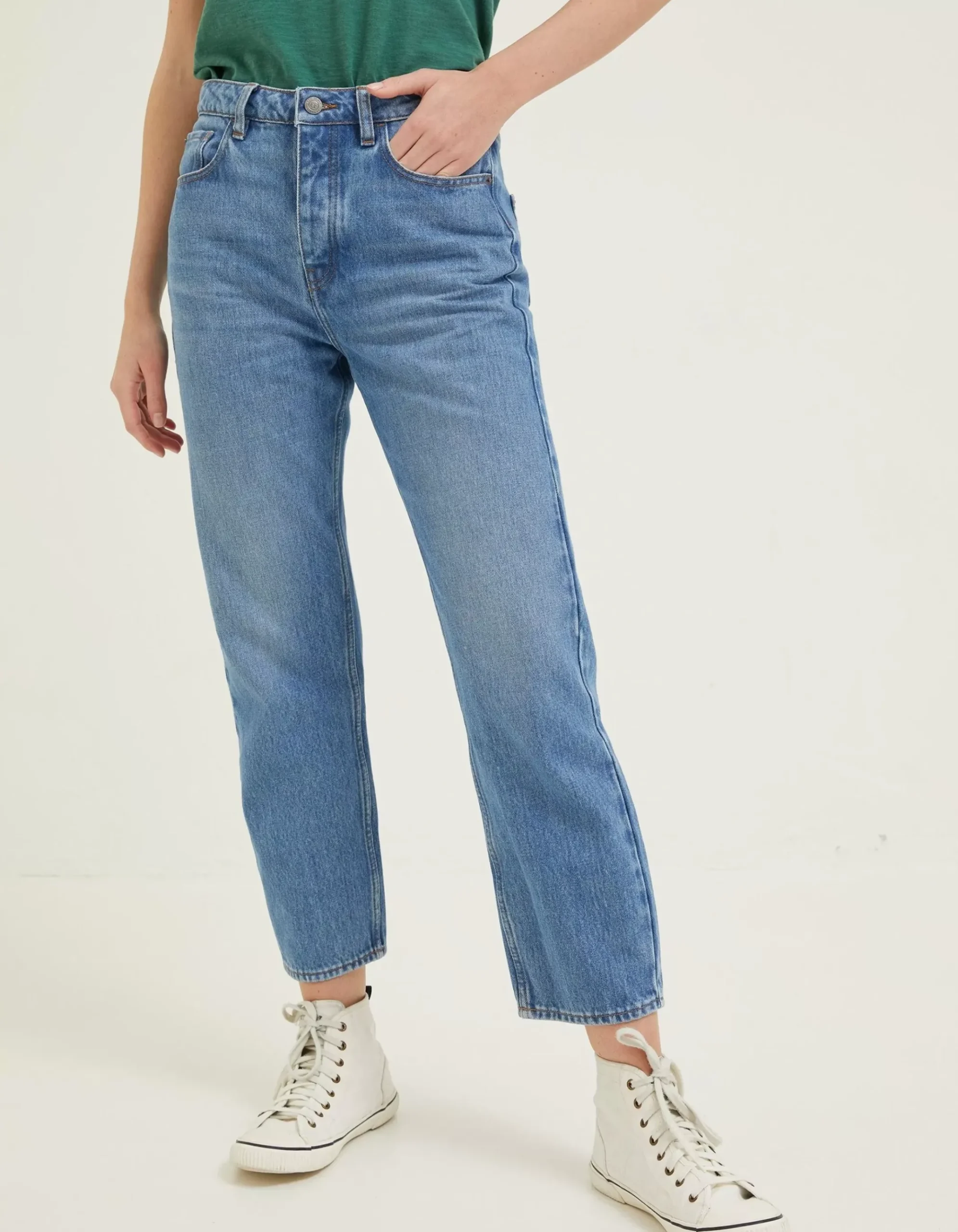 Sutton Straight Cropped Jeans